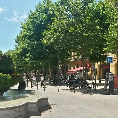 Appartement Centre D'aix - 1 Pythagore Avec Parking *